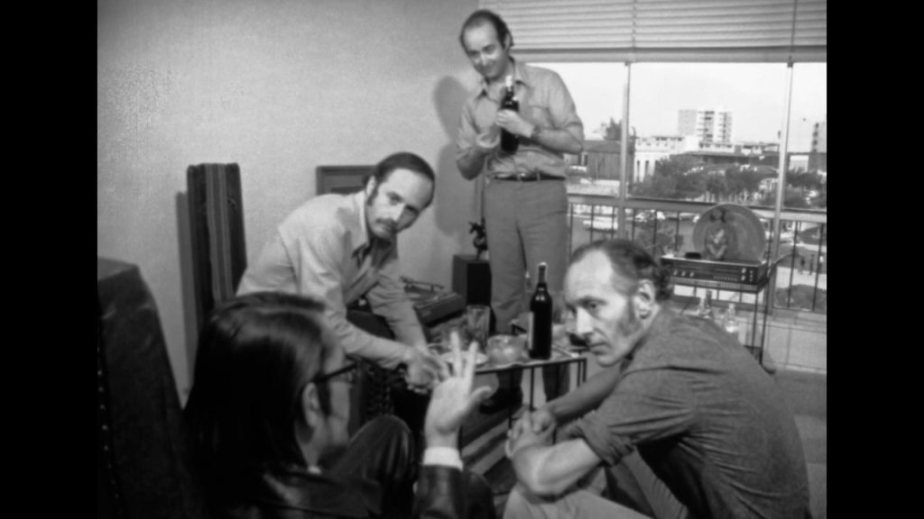 Esperando a Godoy VIMEO.mp4.00_27_55_19.Imagen fija006